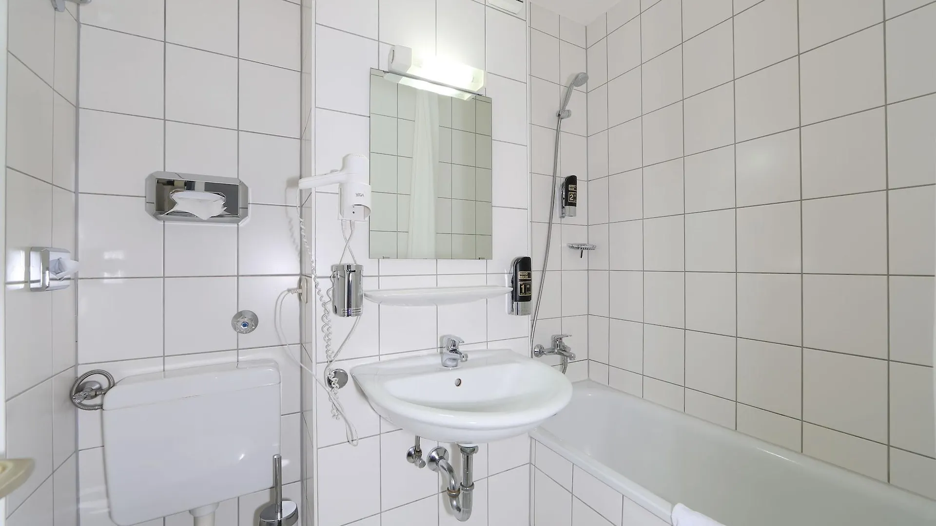 Отель A&O Muenchen Hauptbahnhof 2*, Мюнхен
