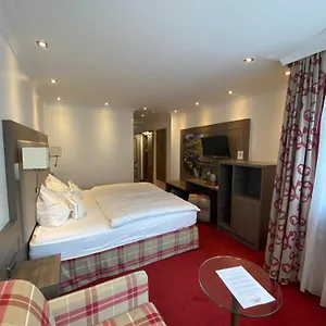 https://hotel-landhaus-alpinia.find-berlin-hotels.com