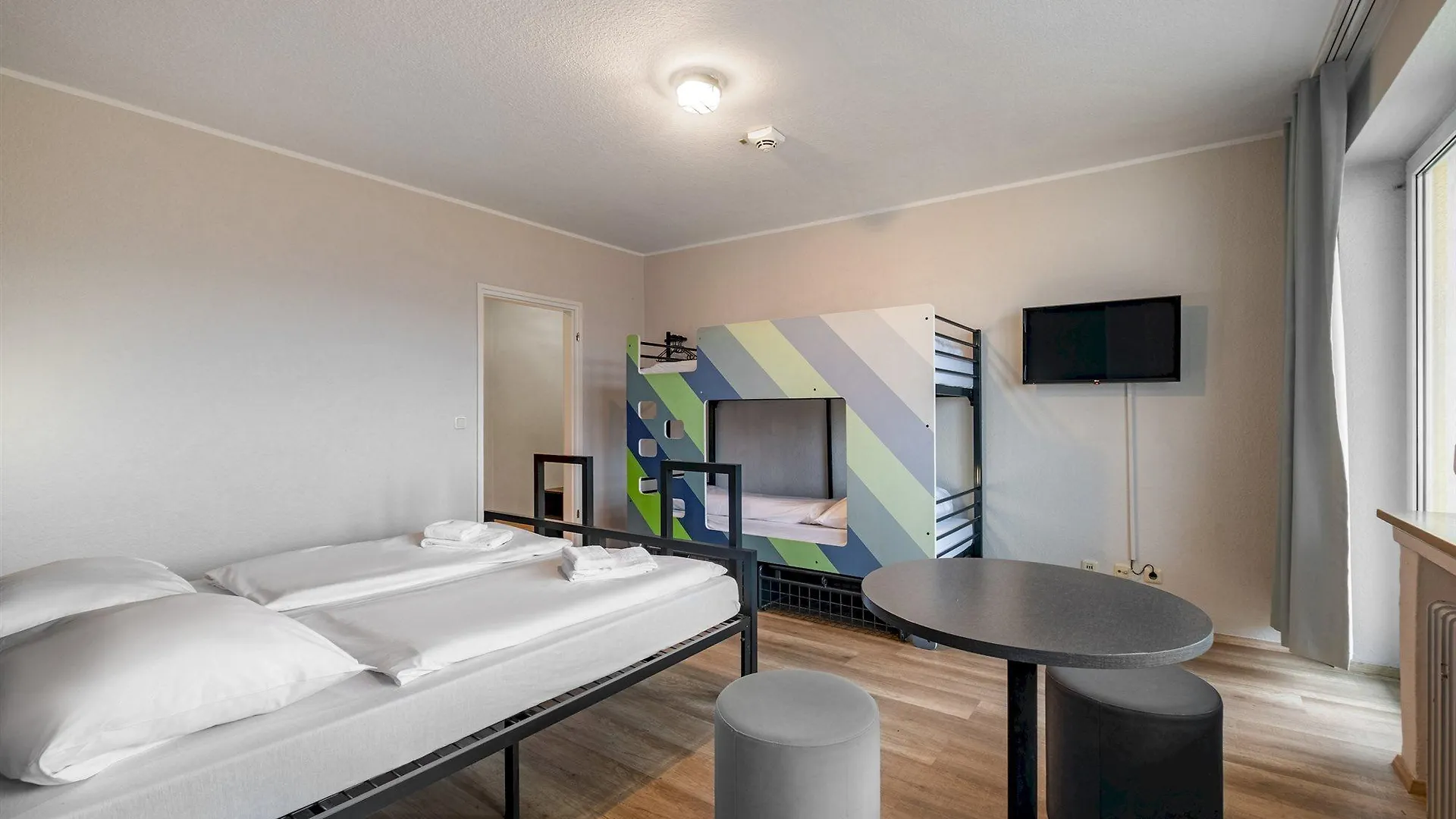 A&O Muenchen Hauptbahnhof Hotel 2*, Munich