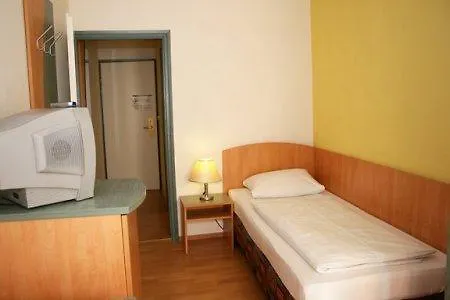 A&O Muenchen Hauptbahnhof Hotel 2*, Munich